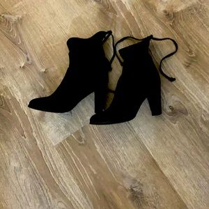 Black size 6 Catherine Malandrino booties